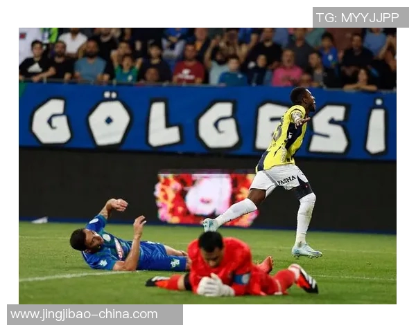 世界杯精彩瞬间里昂3-0莱比锡帽子戏法引发争议判罚热议