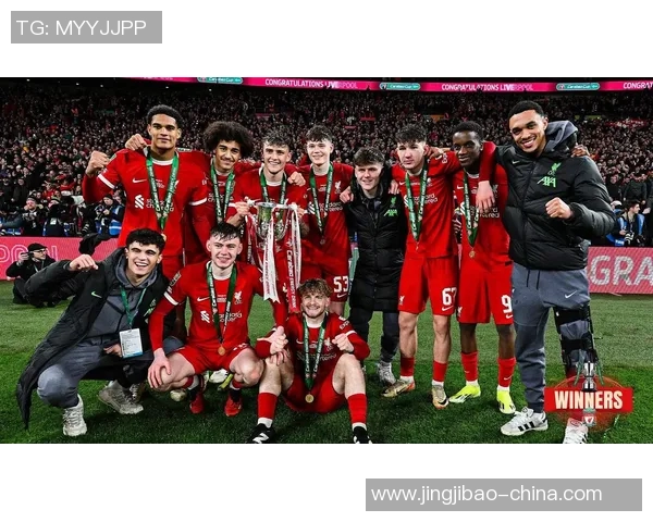 足总杯大战:利物浦狂胜巴萨6-2赛场瞬间引发热烈反响